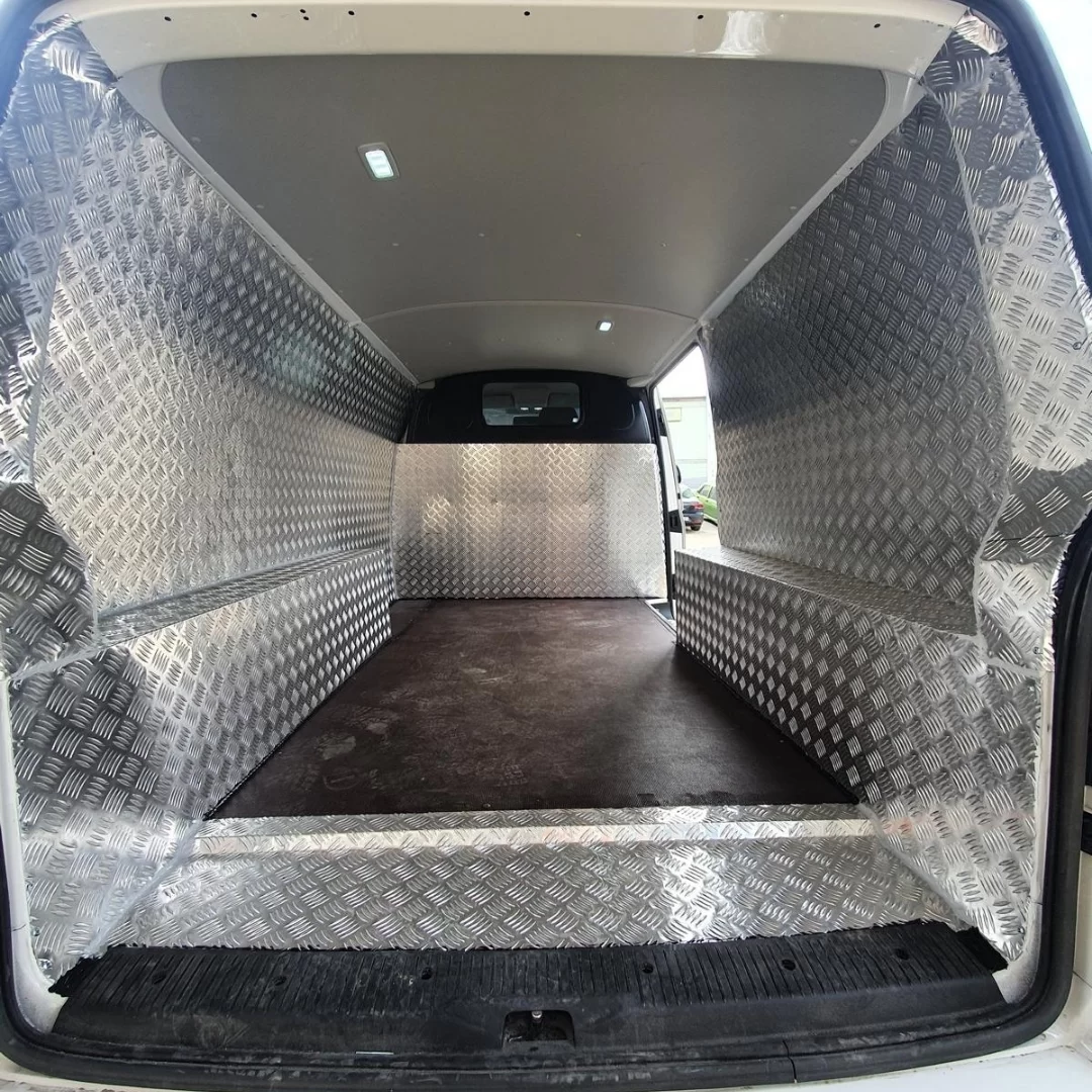Aluminum (Alucobond) Truck Body Manufacturing